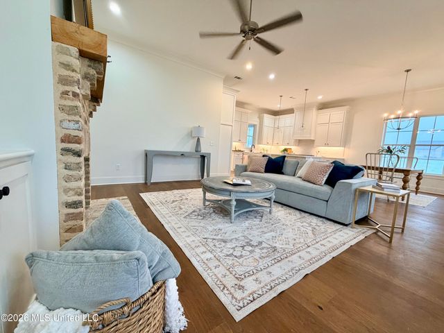 1013 Crepe Myrtle Drive, Brandon, MS 39047