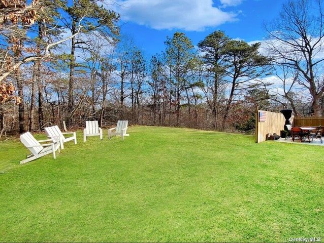 18 Old Riverhead Road, Hampton Bays, NY 11946