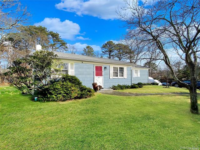 18 Old Riverhead Road, Hampton Bays, NY 11946