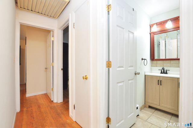 21 Emma Street, West Haven, CT 06516