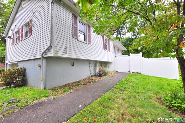 21 Emma Street, West Haven, CT 06516