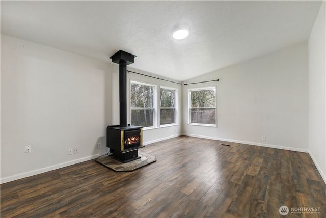 260 E Lansky Dr, Shelton, WA 98584