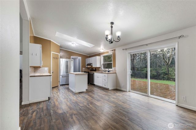 260 E Lansky Dr, Shelton, WA 98584