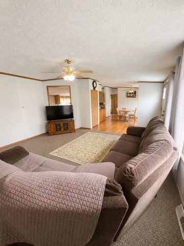 656 ROBERTSON RD, Mason, TN 38049