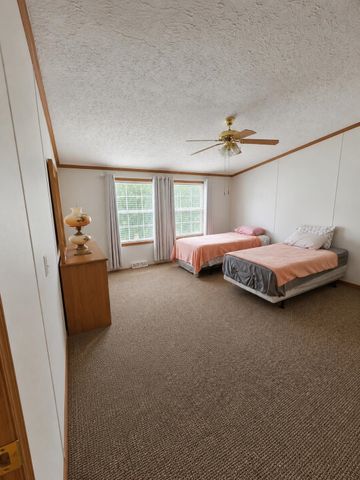 656 ROBERTSON RD, Mason, TN 38049