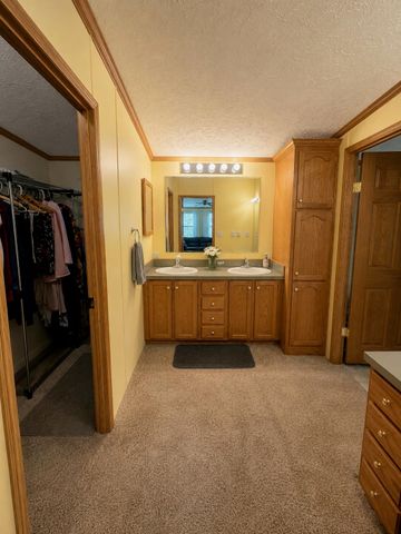656 ROBERTSON RD, Mason, TN 38049