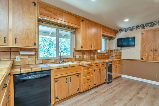 3120 Braden Rd, Camino, CA 95709