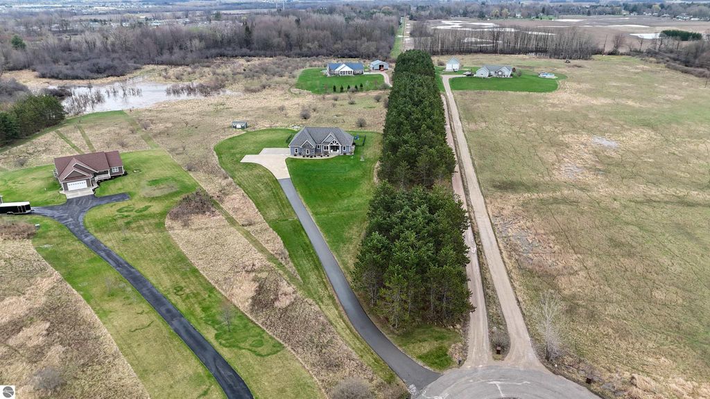 Image 3 of property listing at 3245 Paddock Lane, Mt Pleasant, MI 48858