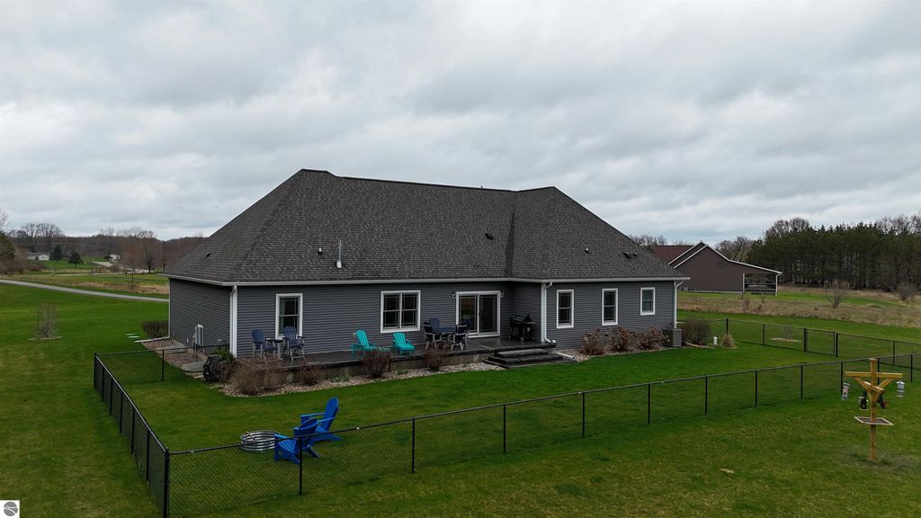 Image 35 of property listing at 3245 Paddock Lane, Mt Pleasant, MI 48858