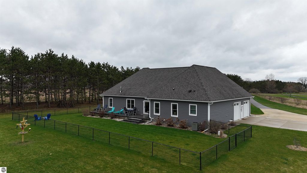 Image 36 of property listing at 3245 Paddock Lane, Mt Pleasant, MI 48858