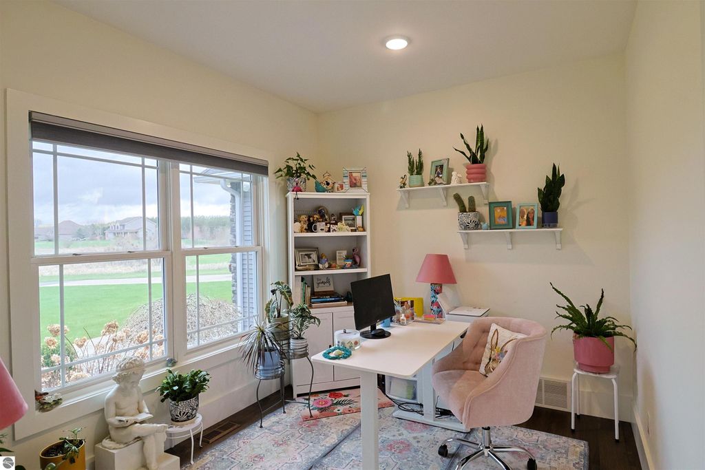 Image 6 of property listing at 3245 Paddock Lane, Mt Pleasant, MI 48858