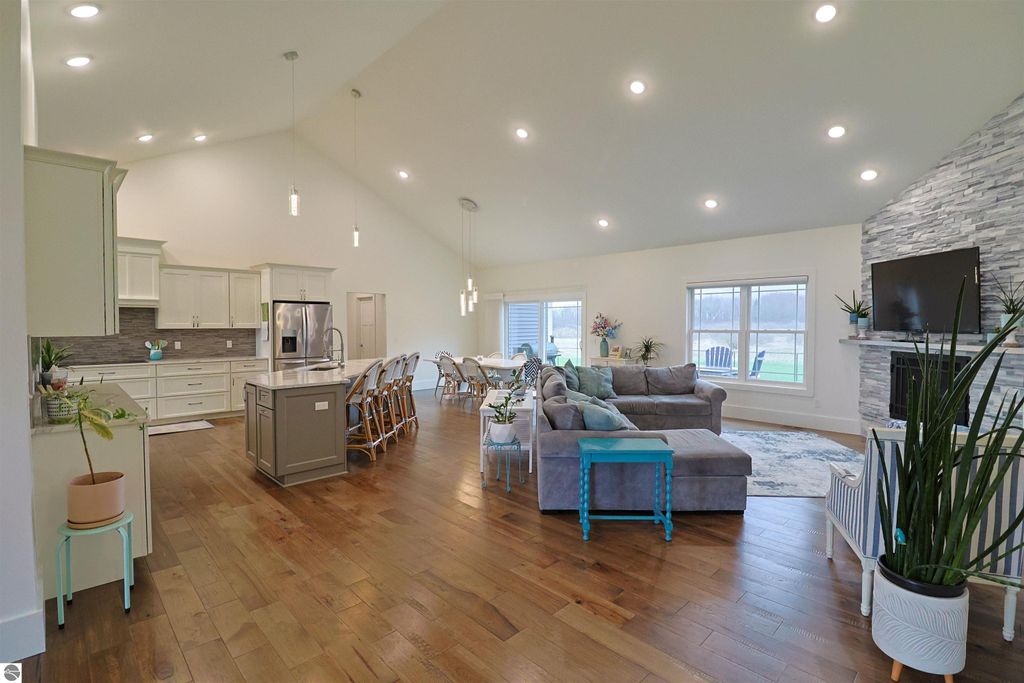 Image 7 of property listing at 3245 Paddock Lane, Mt Pleasant, MI 48858