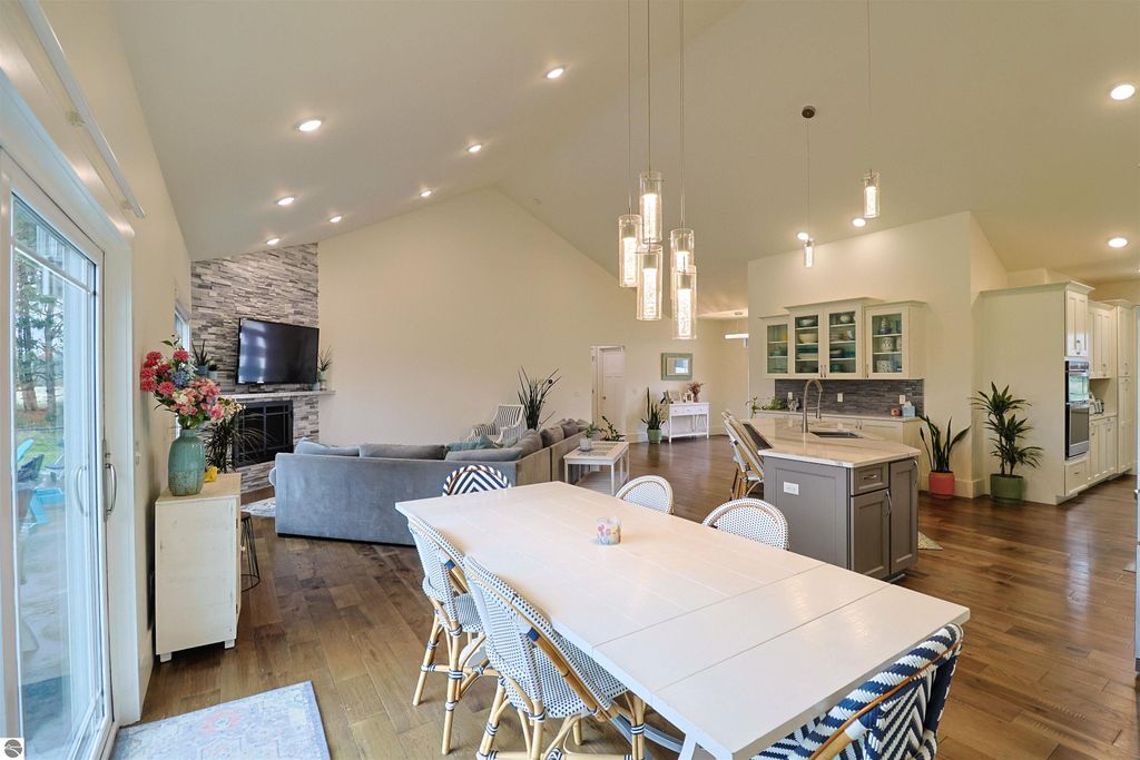 Image 9 of property listing at 3245 Paddock Lane, Mt Pleasant, MI 48858