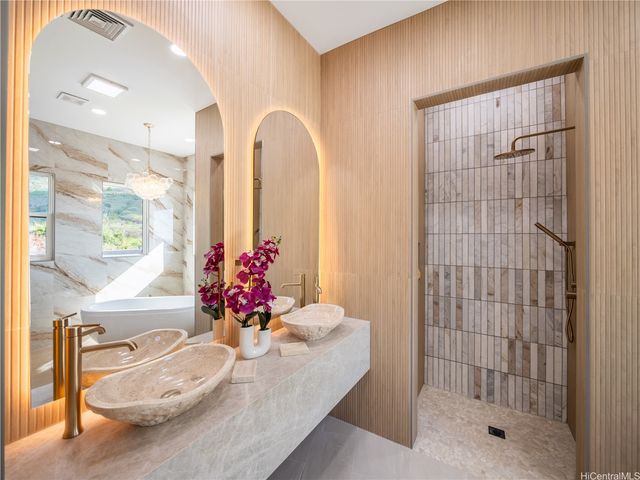 84-1060 Maunaolu Street, Waianae, HI 96792