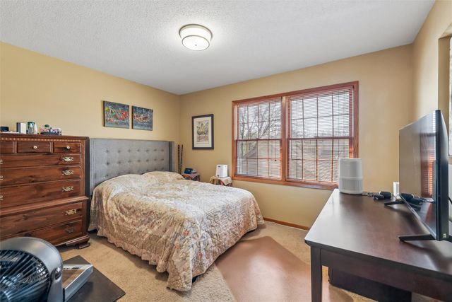 1070 50th Street 2C, West Des Moines, IA 50266