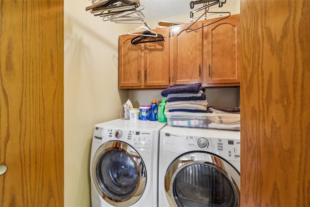 1070 50th Street 2C, West Des Moines, IA 50266