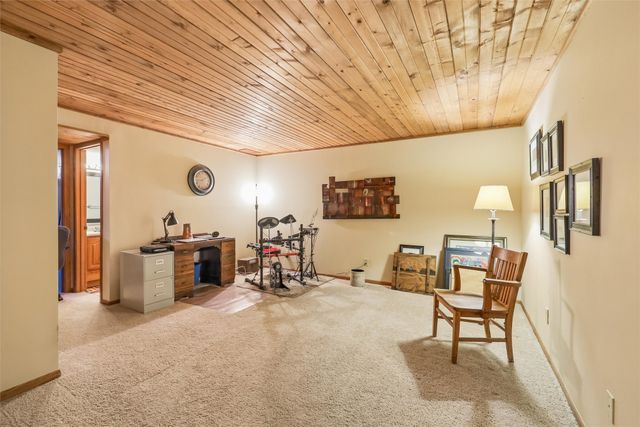 1070 50th Street 2C, West Des Moines, IA 50266