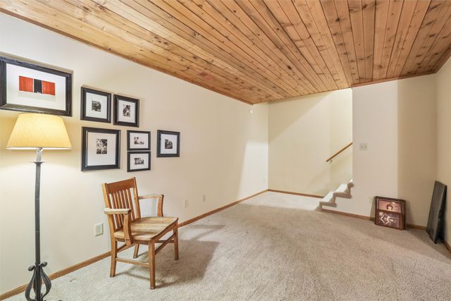 1070 50th Street 2C, West Des Moines, IA 50266