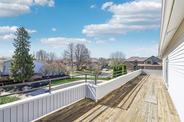 1070 50th Street 2C, West Des Moines, IA 50266