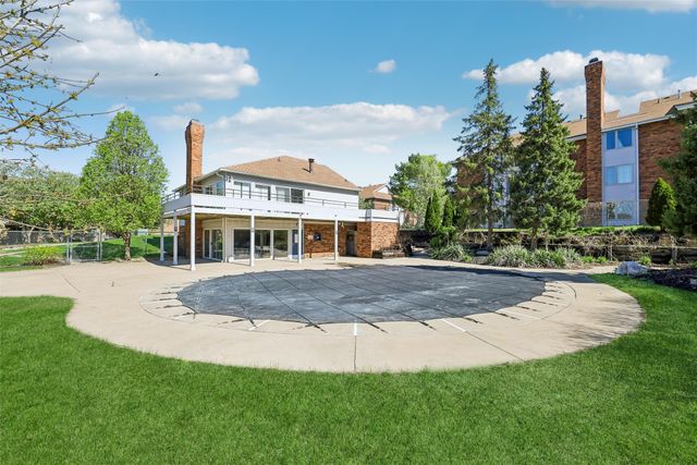 1070 50th Street 2C, West Des Moines, IA 50266