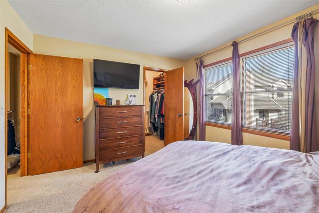 1070 50th Street 2C, West Des Moines, IA 50266