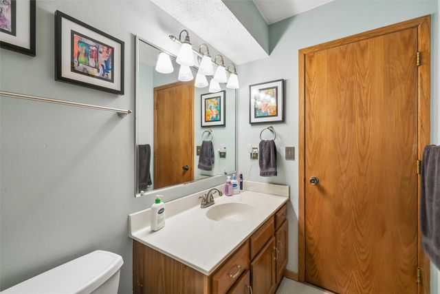 1070 50th Street 2C, West Des Moines, IA 50266