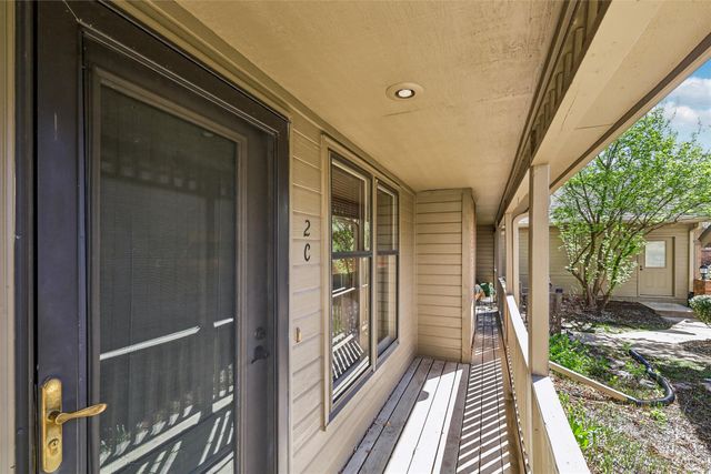 1070 50th Street 2C, West Des Moines, IA 50266