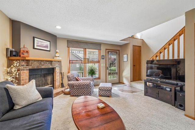 1070 50th Street 2C, West Des Moines, IA 50266