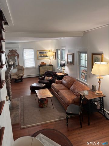 11 Uncas Road, East Lyme, CT 06357