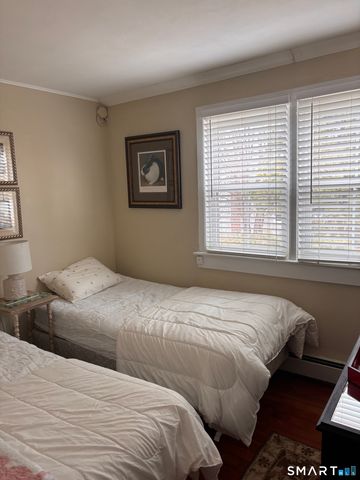 11 Uncas Road, East Lyme, CT 06357