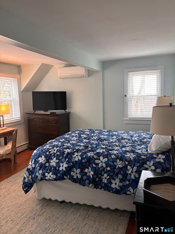 11 Uncas Road, East Lyme, CT 06357