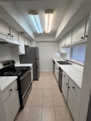 2816 S Bartell Drive 37, Houston, TX 77054