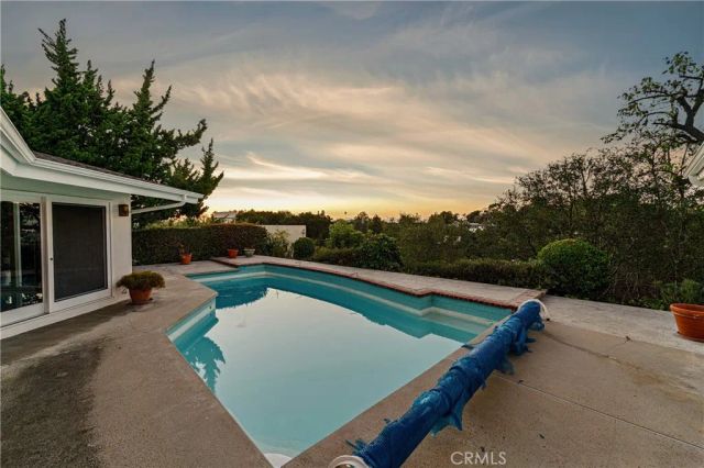 11345 Dona Lola Drive, Studio City, CA 91604