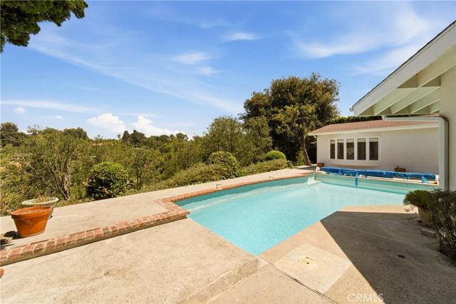 11345 Dona Lola Drive, Studio City, CA 91604