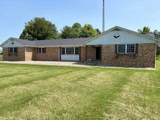 2385 E Highway 80, Russell Springs, KY 42642