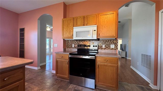 5024 LONG MEADOW DRIVE, Leesburg, FL 34748