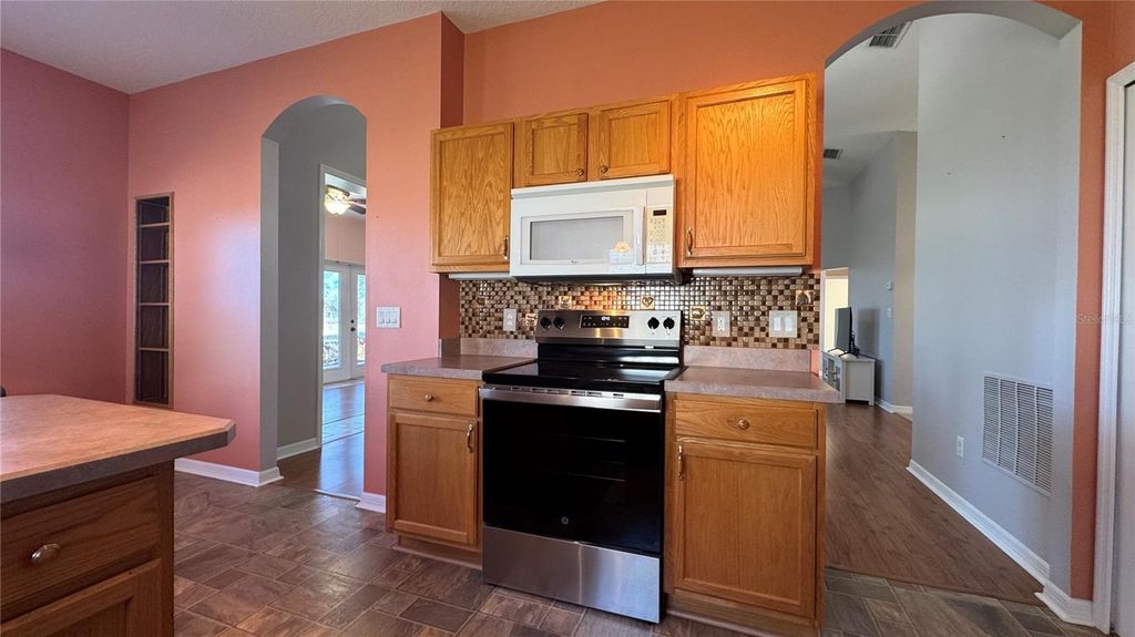 Image 25 of property listing at 5024 LONG MEADOW DRIVE, Leesburg, FL 34748