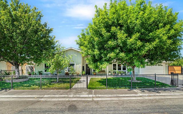 9713 Thornton Rd, Stockton, CA 95209