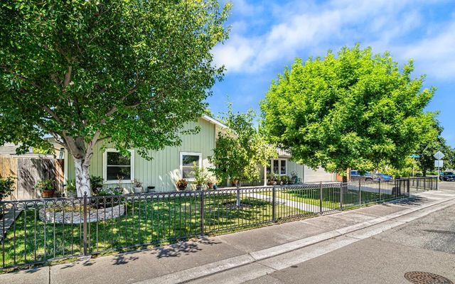 9713 Thornton Rd, Stockton, CA 95209