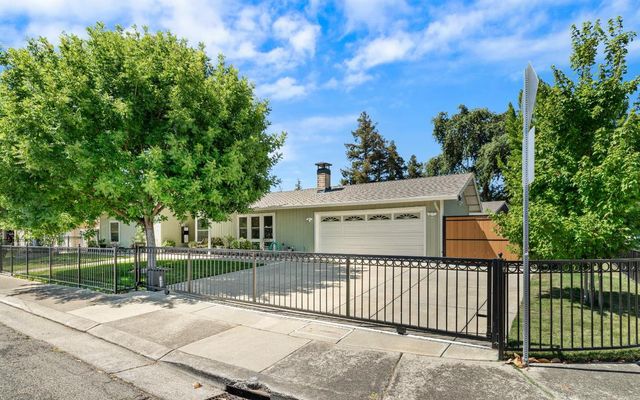 9713 Thornton Rd, Stockton, CA 95209