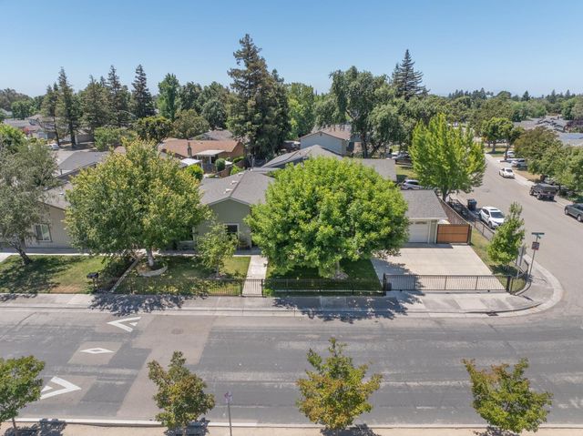 9713 Thornton Rd, Stockton, CA 95209