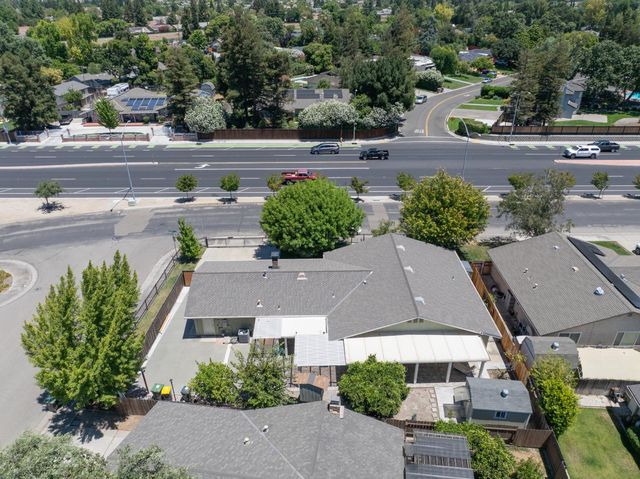 9713 Thornton Rd, Stockton, CA 95209