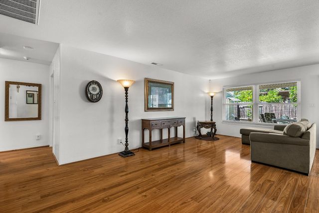 9713 Thornton Rd, Stockton, CA 95209