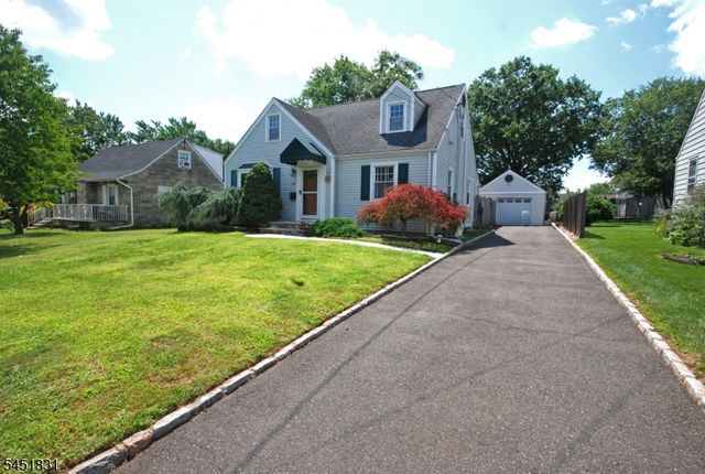 131 Weiss Ter, Raritan Boro, NJ 08869