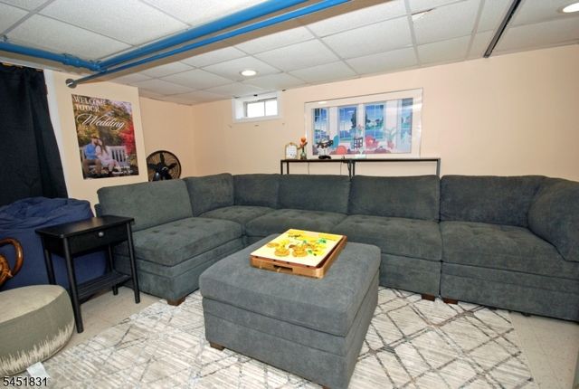 131 Weiss Ter, Raritan Boro, NJ 08869
