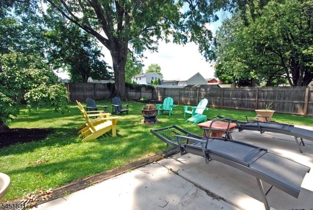 131 Weiss Ter, Raritan Boro, NJ 08869