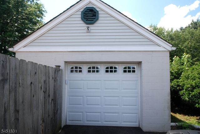 131 Weiss Ter, Raritan Boro, NJ 08869