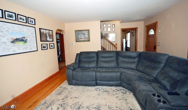 131 Weiss Ter, Raritan Boro, NJ 08869