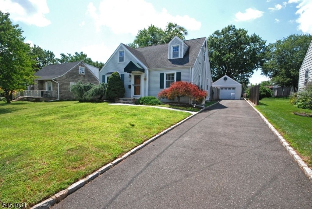 131 Weiss Ter, Raritan Boro, NJ 08869 — photo 3