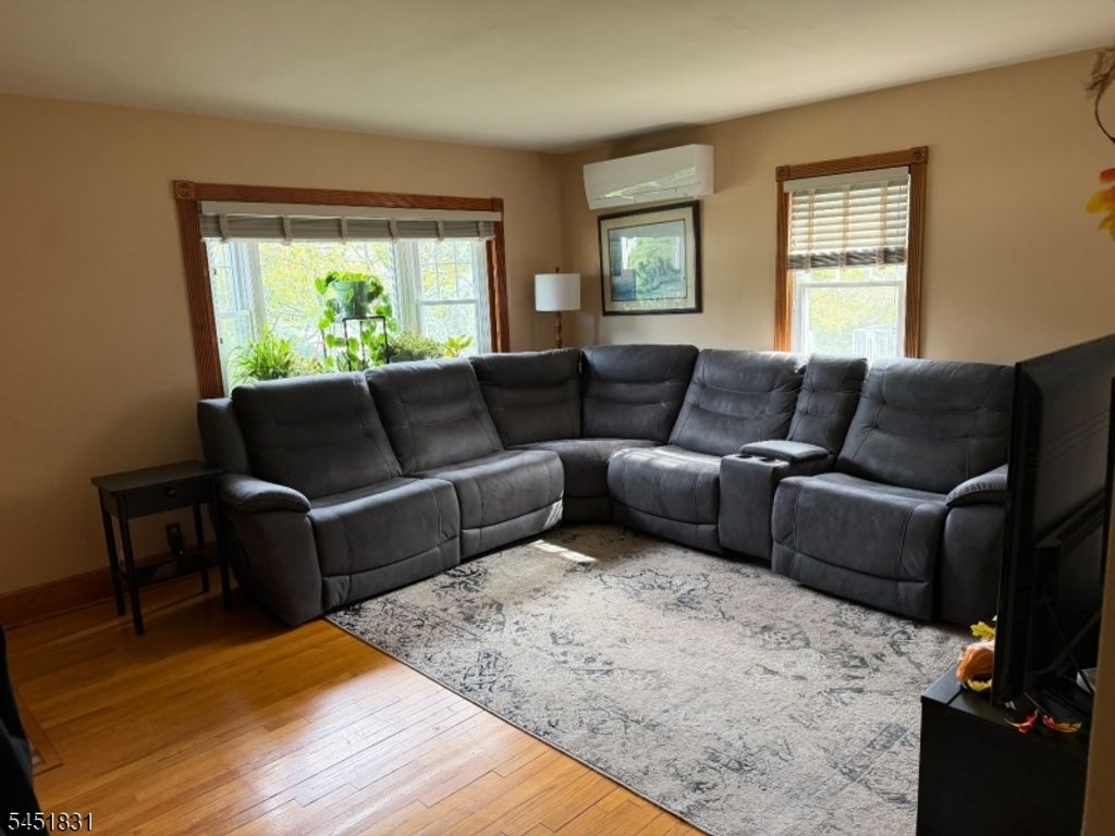 131 Weiss Ter, Raritan Boro, NJ 08869 — photo 5